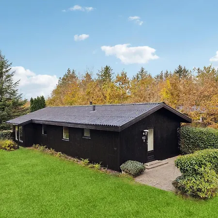 Gorgeous In With Kitchen Holiday home