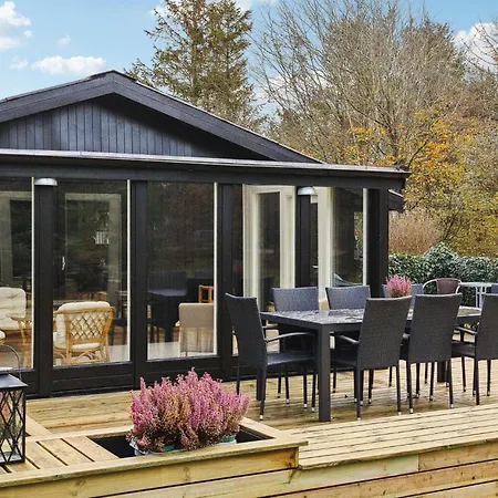 Дом отдыха Gorgeous In With Kitchen