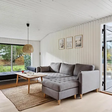 Gorgeous In With Kitchen Holiday home *